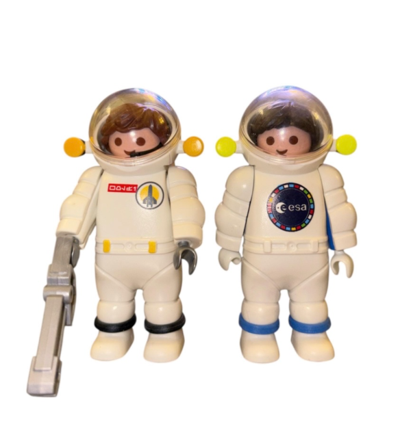 playmobil astronauts set of 2