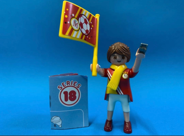 playmobil series 28 soccer fan